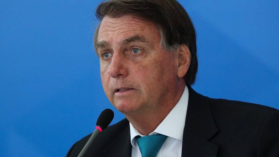Jair Bolsonaro prometeu reajustar salários de servidores via PEC dos Precatórios 