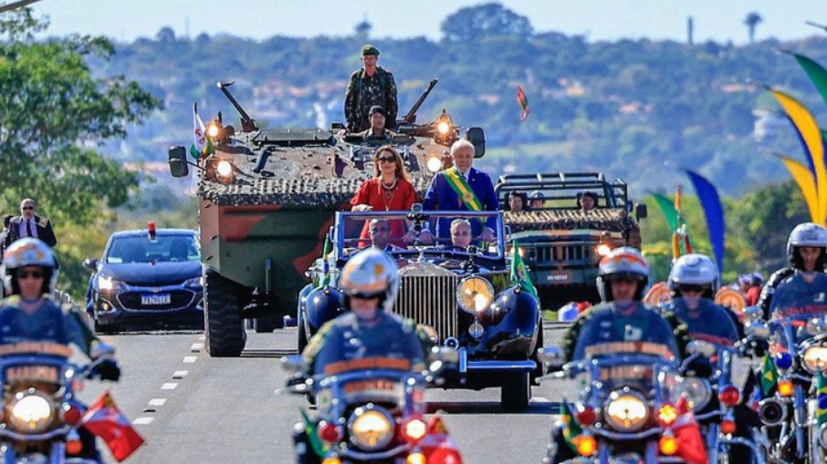  Desfile de 7 de setembro de 2023 reuniu cerca de 200 autoridades e convidados, além do presidente Luiz Inácio Lula da Silva