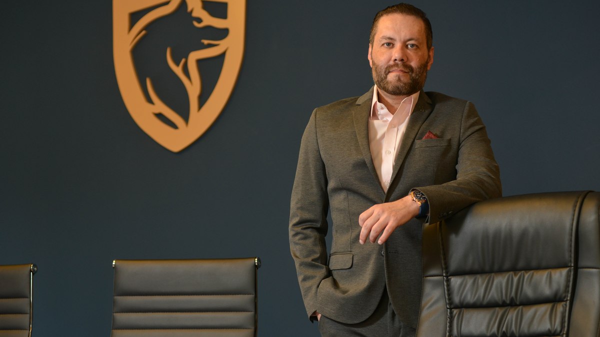 Robson Gimenes ali experiência e inovação no setor financeiro