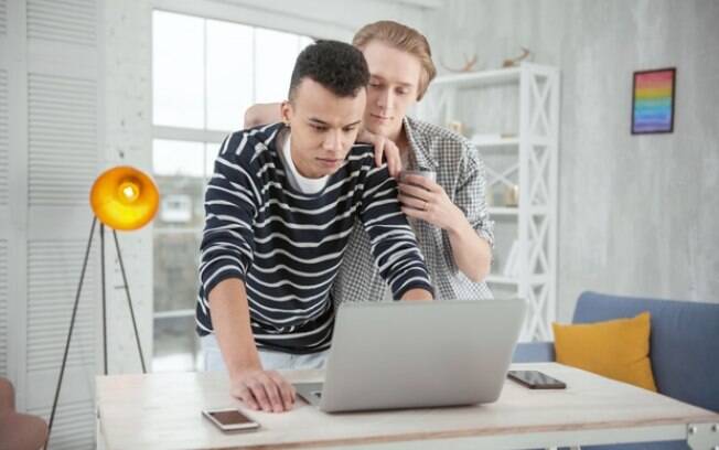 Serviços virtuais para o público LGBTQIA  crescem no país