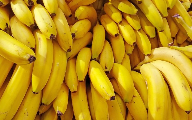 Você comeu banana errado a vida inteira! Aprenda o jeito certo para aproveitar todos os benefícios da fruta