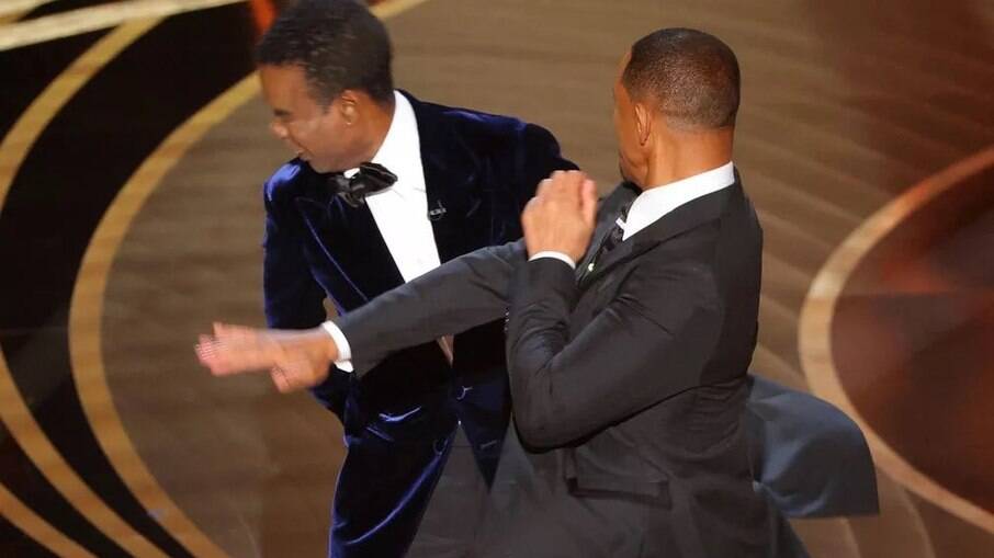Will Smith agredindo Chris Rock no Oscar 2022