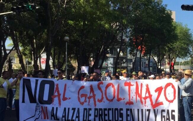 Aumento no valor da gasolina no México está sendo chamado de 