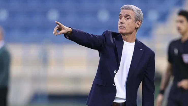 Lu%C3%ADs%20Castro%20%C3%A9%20o%20novo%20t%C3%A9cnico%20do%20Gr%C3%AAmio