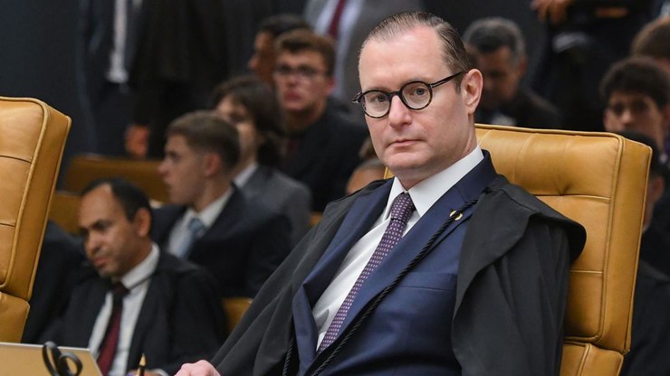 STF tem 5 votos por regulação das redes sem ordem judicial