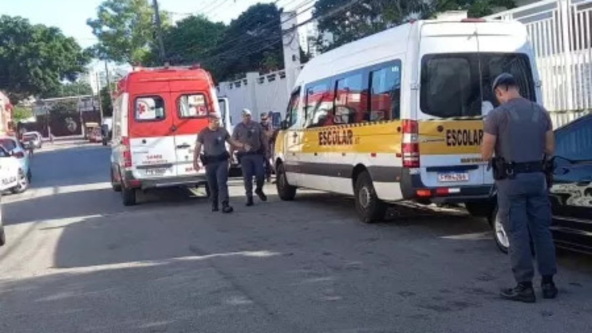 Criança de três anos foi esquecida em van escolar no bairro da Mooca, zona Leste de SP. Este é o segundo caso do tipo em menos de 2 meses