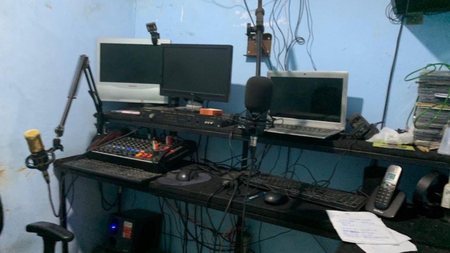 PF fecha rádio pirata que interferia no tráfego aéreo PF fecha rádio pirata que interferia no tráfego aéreo