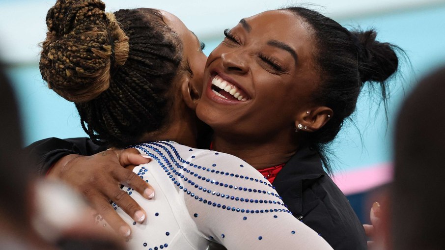 Rebeca Andrade supera Simone Biles em buscas nos Jogos Olímpicos de Paris