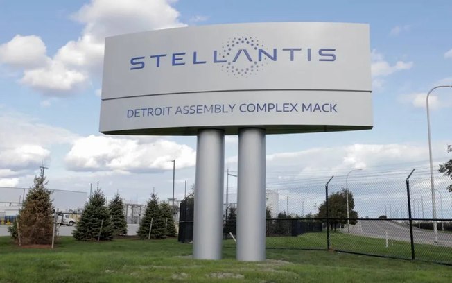 Stellantis convoca recall de quase 1 milhão de veículos