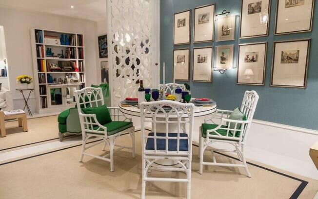 As cadeiras vazadas de estilo provençal usadas por William Maluf, na Casa Cor SP, deixaram o ambiente mais romântico