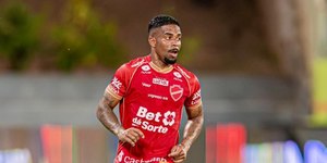 Jogador do Vila é alvo de buscas em operação que apura tráfico