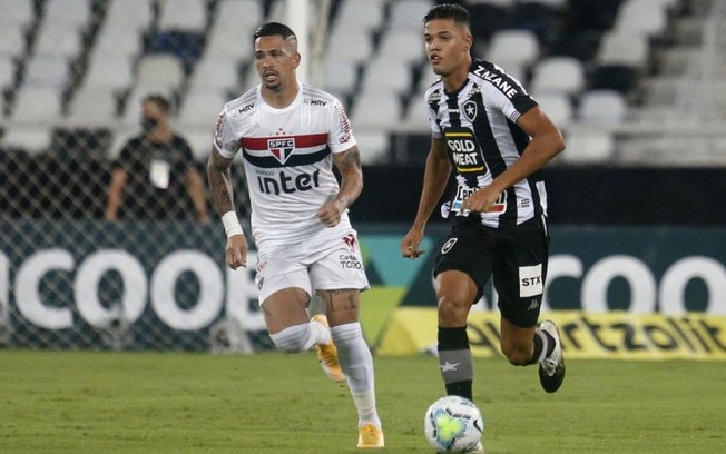 Há mais de um ano, São Paulo enfrentava o Botafogo pela última vez, com técnico interino