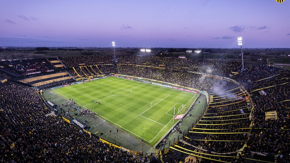 Ministro uruguaio proíbe torcida do Botafogo em jogo contra o Peñarol na Libertadores