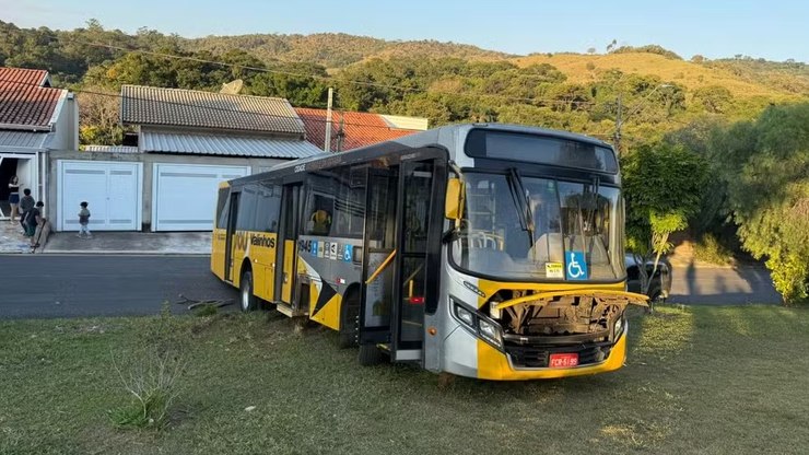 Homem furta ônibus e foge em alta velocidade em Valinhos