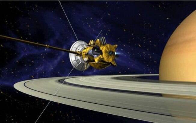 A nave Cassini passou pela última lua de Saturno e atingiu a gravidade do planeta, para encerrar sua missão