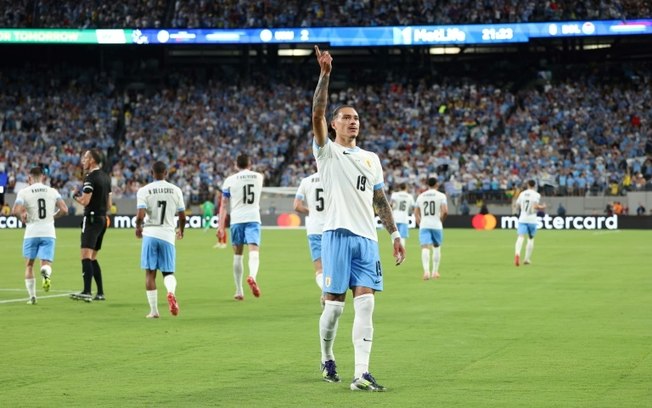 Darwin Núñez comemora após marcar na vitória do Uruguai sobre a Bolívia por 5 a 0 nesta quinta-feira, pelo Grupo C da Copa América