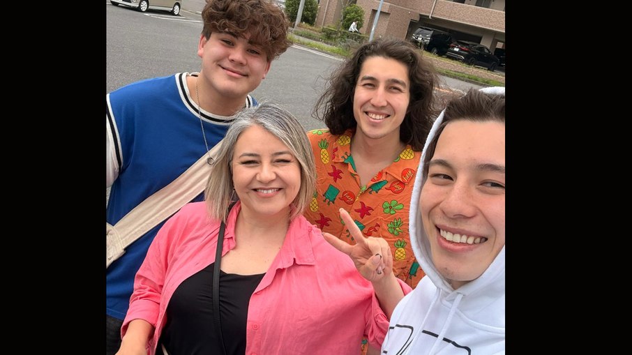 Patricia e seus filhos, todos nascidos e criados no Japão Patricia e seus filhos, todos nascidos e criados no Japão