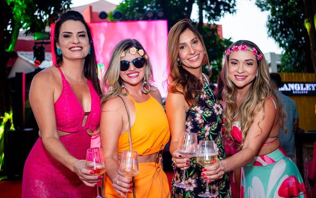 Flores, glamour e solidariedade marcam retorno da Festa das Flores