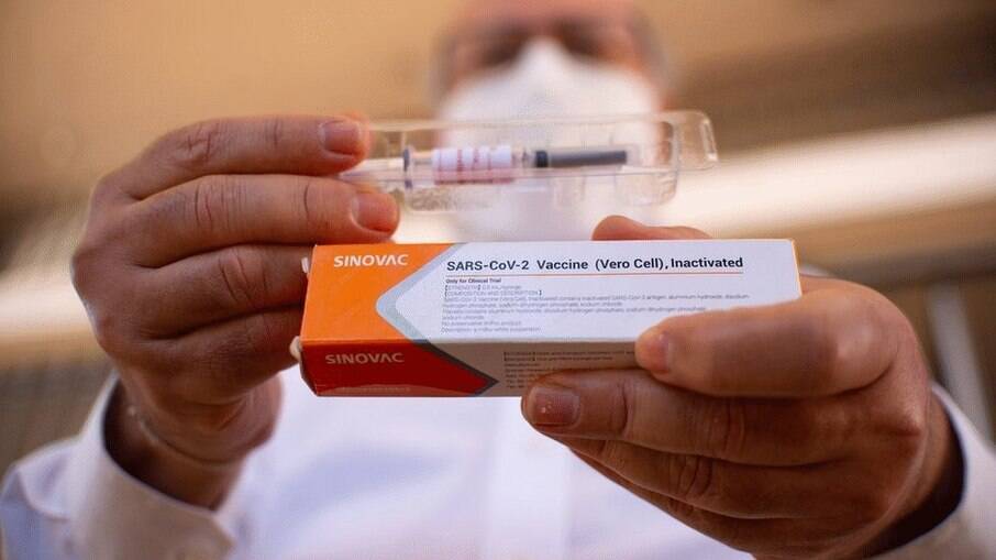 Vacina CoronaVac, desenvolvida pela farmacêutica chinesa Sinovac Biotech em parceria com o governo de São Paulo