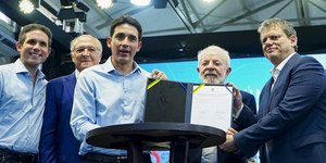 Lula e Tarcísio lançam edital para obra do túnel Santos-Guarujá