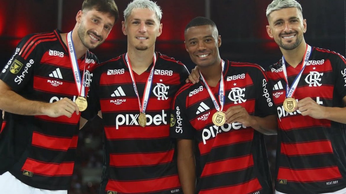 Uruguaios do Flamengo são presença constante nas convocações da seleção Uruguaios do Flamengo são presença constante nas convocações da seleção