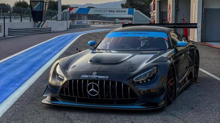 Mercedes AMG-GT de pista tem como principal diferença o menor peso, que fica entre 1.200 kg e 1.300 kg