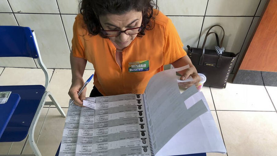 Eleições; mesário; seção eleitoral; voto; título de eleitor