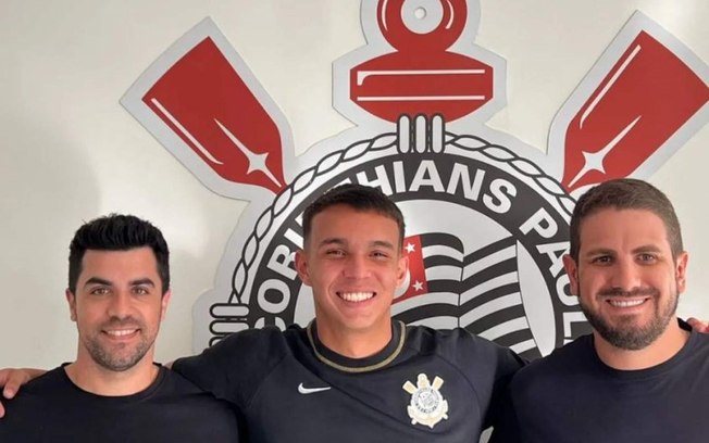 Corinthians assina contrato definitivo com o atacante Giovane