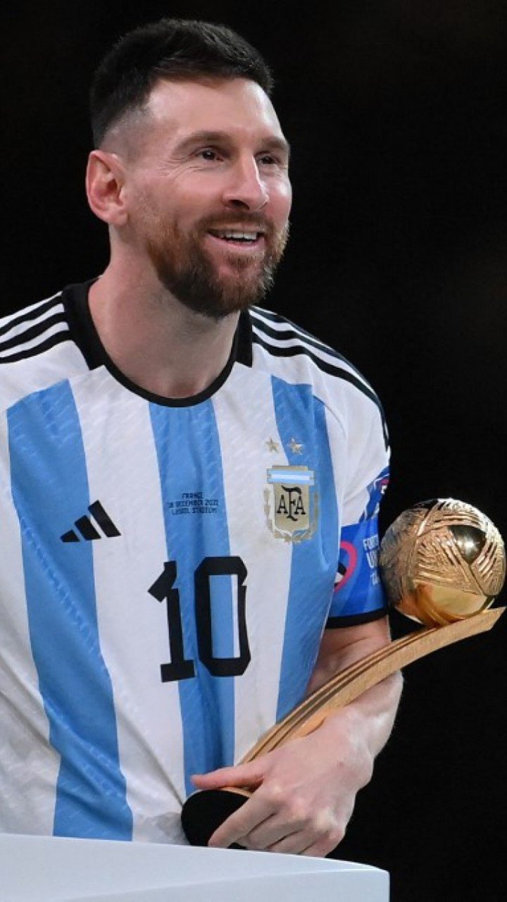 Foto de Messi com a taça da Copa do Mundo se torna a mais curtida