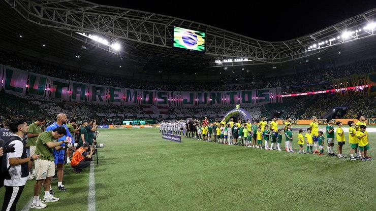 Palmeiras não deve ser punido por garrafada em Cássio; entenda