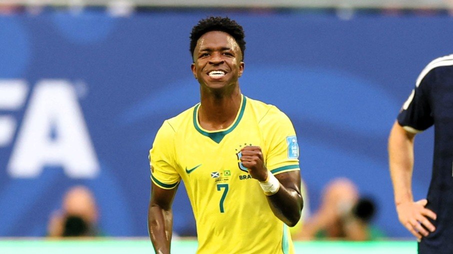 Na caça a Messi, Vini jr. comemora fase artilheira na copa