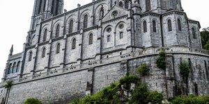 Como é Lourdes, santuário francês que recebe o papa Leão 14