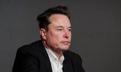 É falso que Musk quer comprar o YouTube; confira checagem