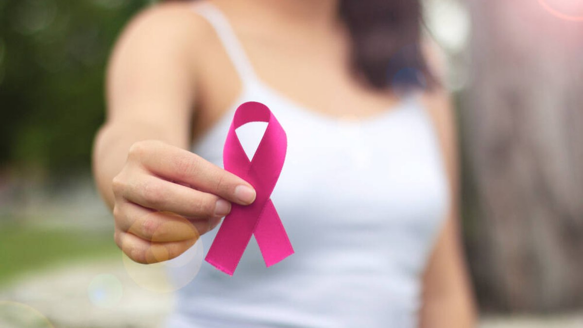 O câncer de mama matou, em média, quase 50 pessoas por dia em 2021 no país, mostram dados do Ministério da Saúde