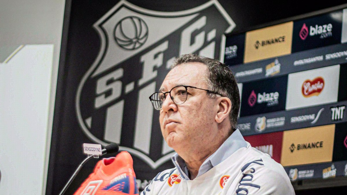 Marcelo Teixeira subiu o tom ao falar sobre o elenco do Santos