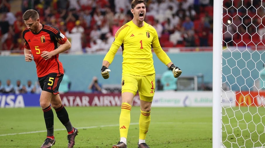 Herói da Bélgica, Courtois já foi pivô de traição com ex de De Bruyne