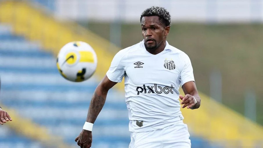 Renyer em ação pelo sub-20 do Santos Renyer em ação pelo sub-20 do Santos