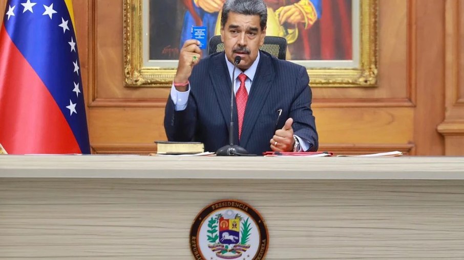 O presidente Nicolás Maduro foi declarado vencedor das eleições por órgão considerado seu 'braço' partidário