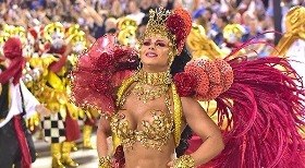 Viviane Araújo exibe looks para ensaios de Carnaval