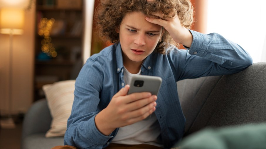 Ser interrompido por notificações de grupos muito ativos
