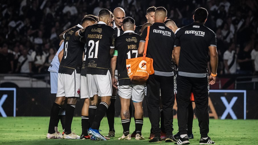 Vasco Vence O Bragantino No Sufoco Em S O Janu Rio E Fica Na S Rie A