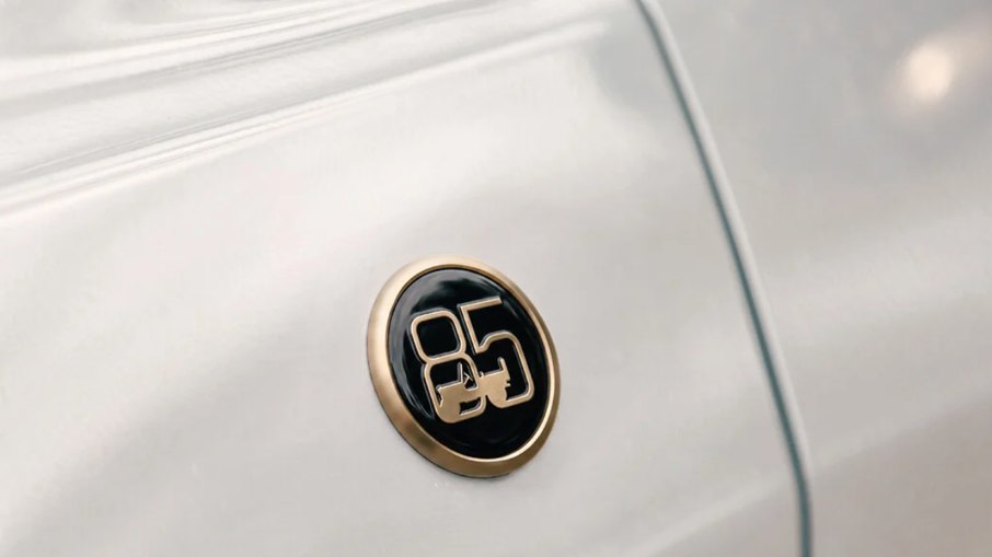 Emblema comemorativo da Jeep 
