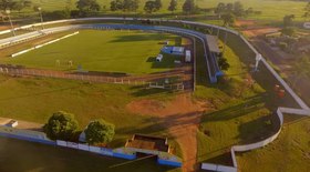 História: elenco do Vasco participa de trend com fotos de 2016