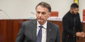 Alexandre de Moraes determina prisão domiciliar de Jair Bolsonaro