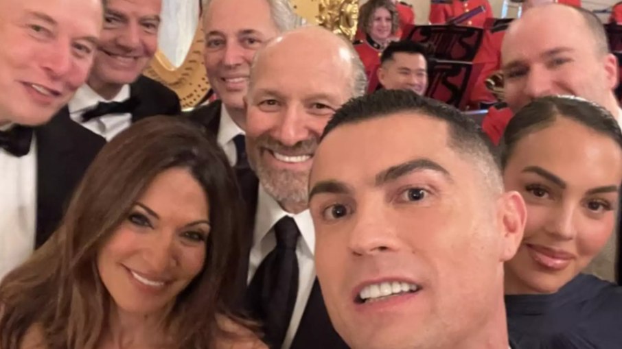 Cristiano Ronaldo aparece ao lado de grandes figuras em jantar na Casa Branca