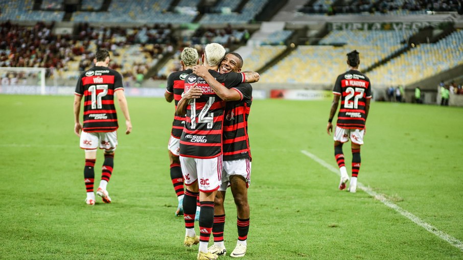 Flamengo goleou o Boavista no Maracanã