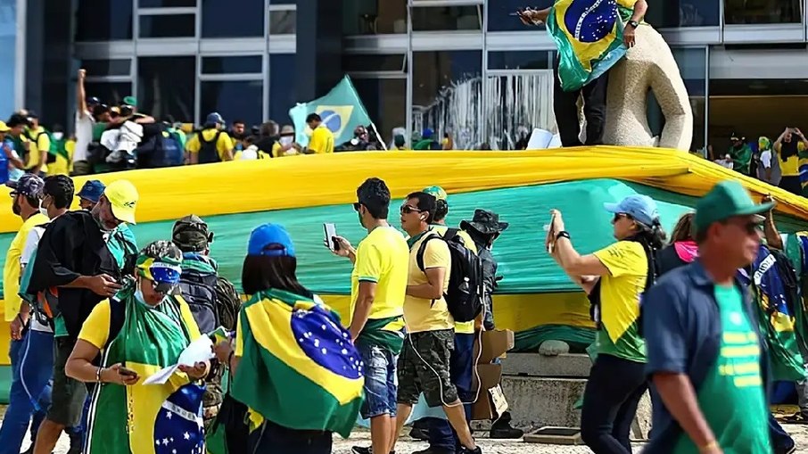 Dois anos após 8 de janeiro, Brasil celebra democracia com ato simbólico