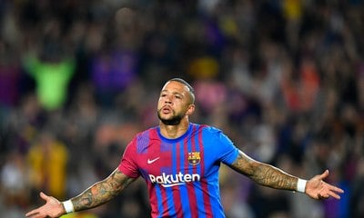 Corinthians encaminha a contratação de Memphis Depay