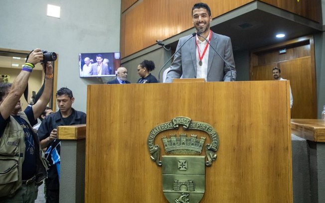 Homenageado Em Porto Alegre Suárez Agradece Carinho Em Tom De Despedida 8957