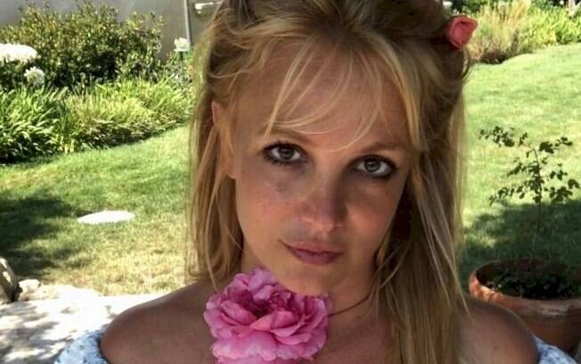 Britney Spears assina contrato milionário para livro biográfico
